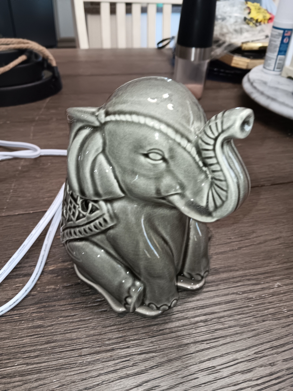 Scentsy Glossy Ceramic Elephant Figurine Wax Warmer